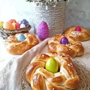 Geflochtenes Brioche Osternest