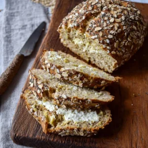 Haferflockenbrot mit Quark