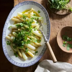 Klassischer Spargelsalat