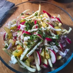 Radieschen Apfel Salat