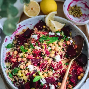 Rote Bete Salat mit Couscous und Kichererbsen