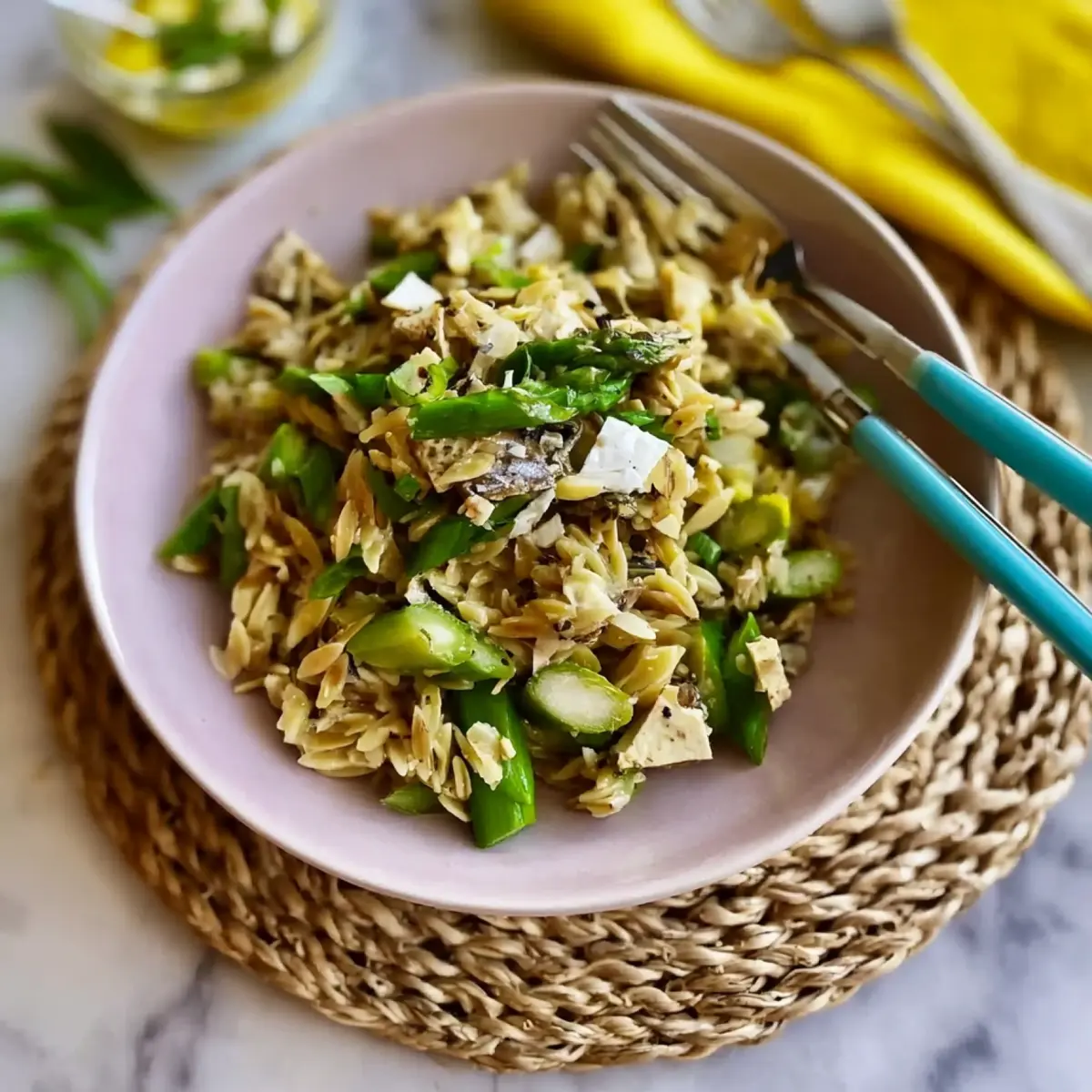 Orzo Salat mit grünem Spargel