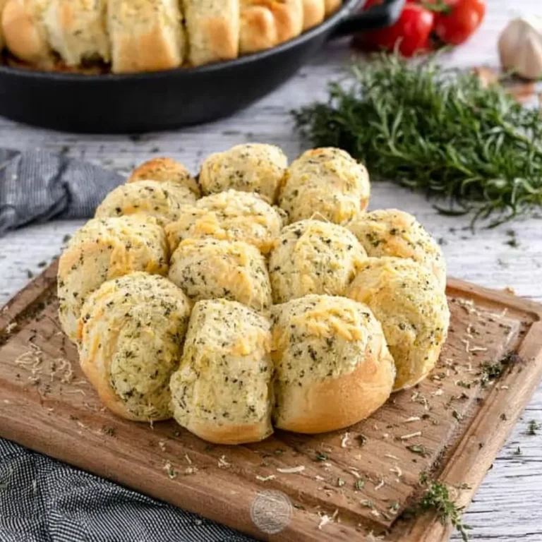 Zupfbrot mit Kräuterbutter