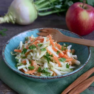 Omas Kohlrabi Salat mit Apfel