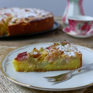 Rhabarberkuchen mit Schmand Creme