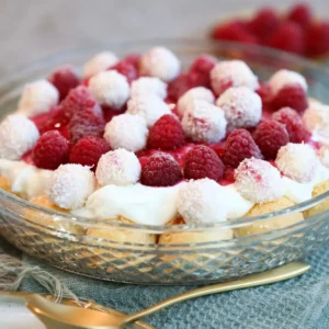 Windbeutel Dessert mit Raffaello, Himbeeren und Quarkcreme